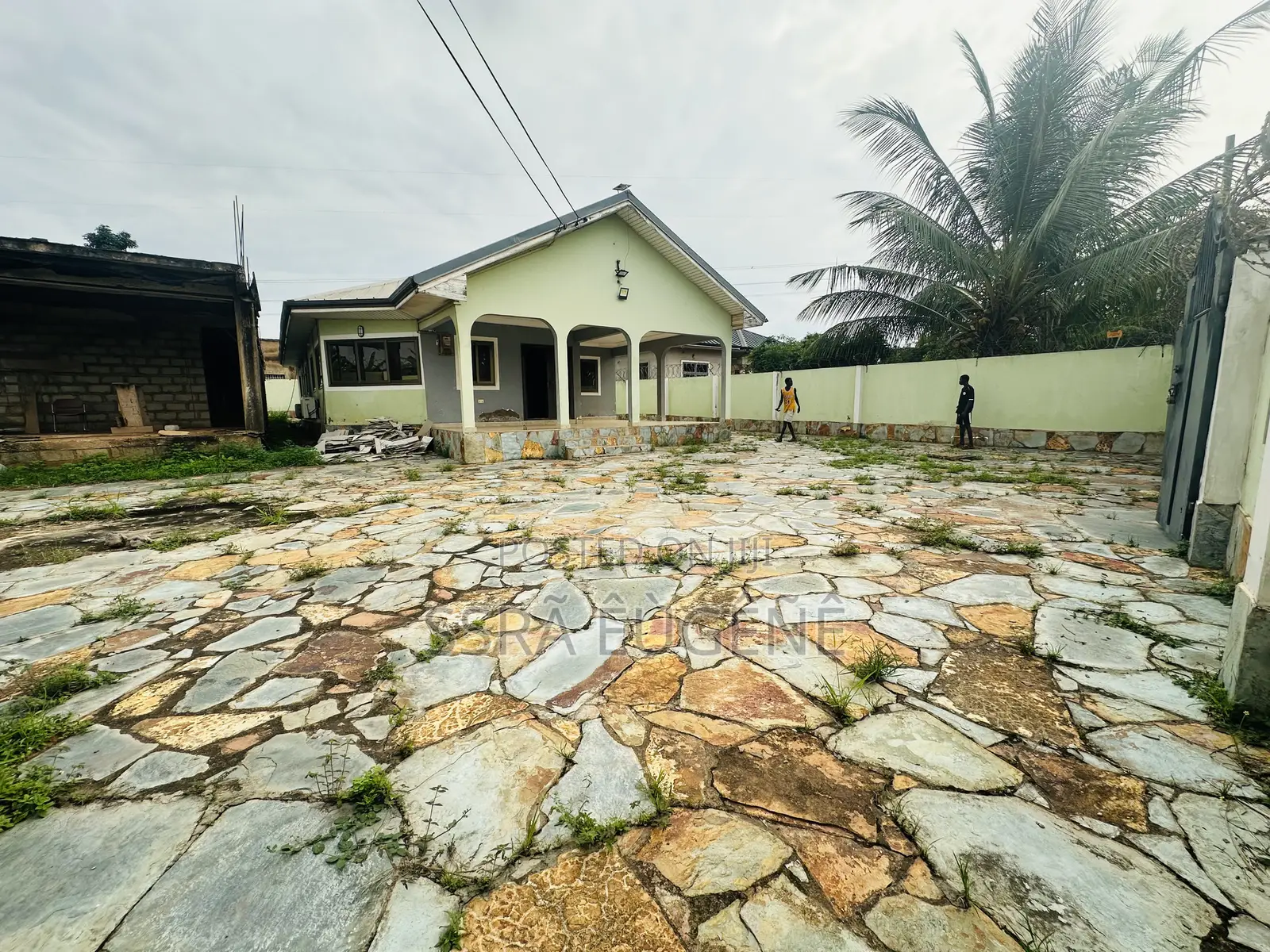3bdrm House in 70X100, Oyarifa Mall Area for rent