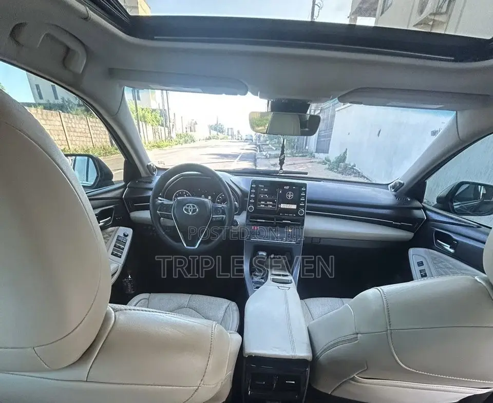 Toyota Avalon Limited FWD Sedan (3.5L V6 8A) 2019 Black