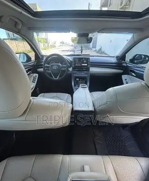 Toyota Avalon Limited FWD Sedan (3.5L V6 8A) 2019 Black