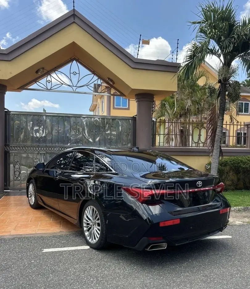 Toyota Avalon Limited FWD Sedan (3.5L V6 8A) 2019 Black