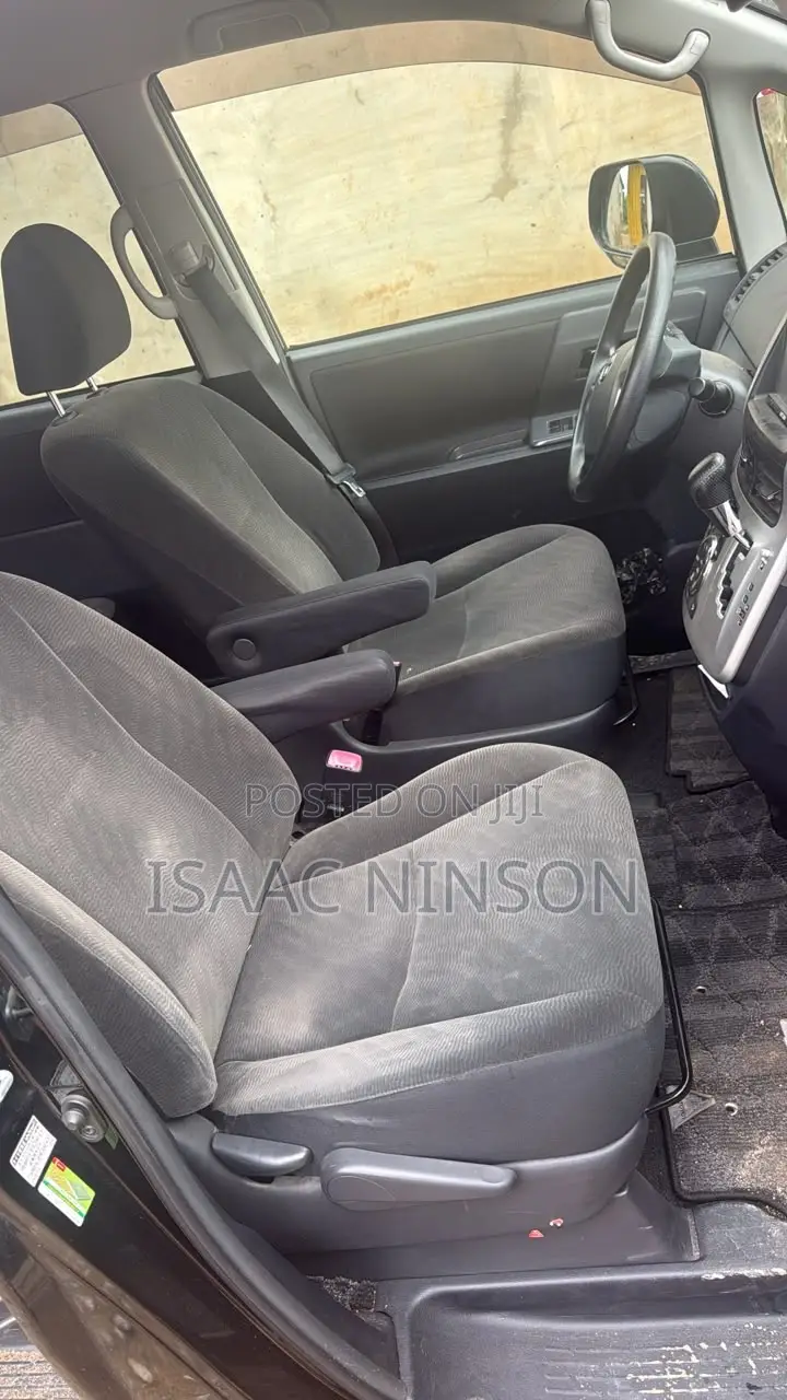 Toyota Voxy 2011 Black