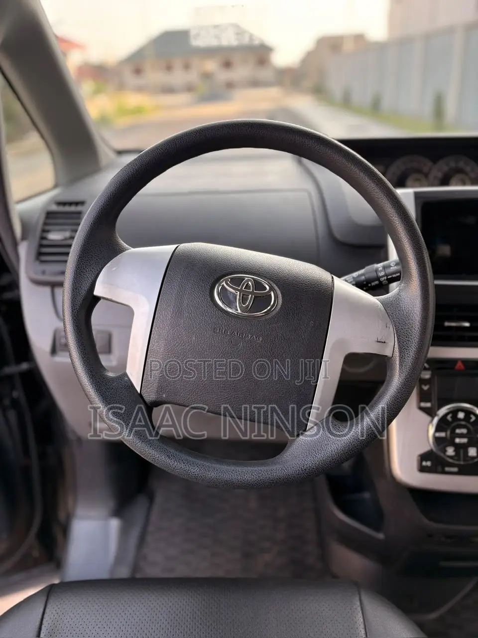 Toyota Voxy 2011 Black