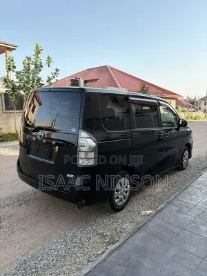 Toyota Voxy 2011 Black