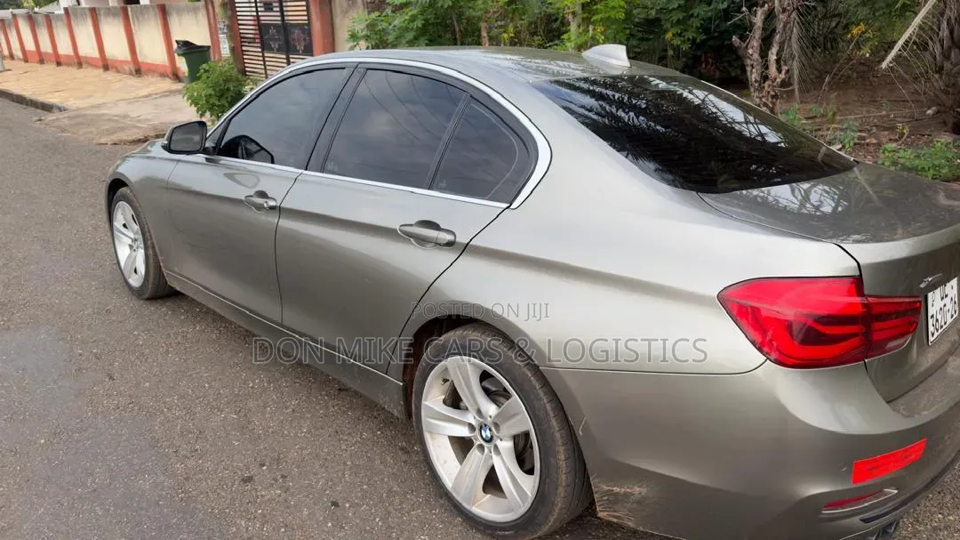 BMW 330i 2017 Gold