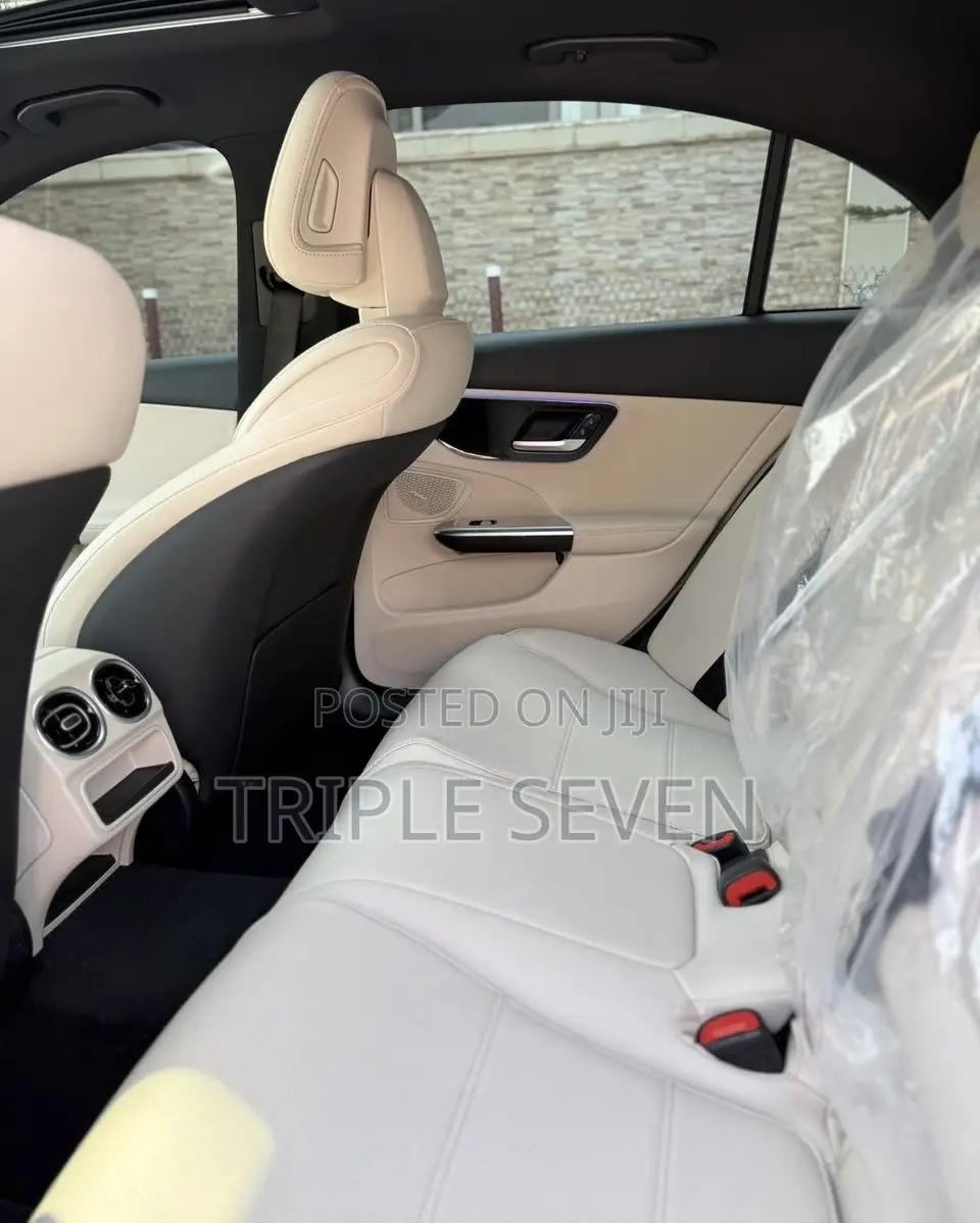 New Mercedes-Benz C300 2025 White