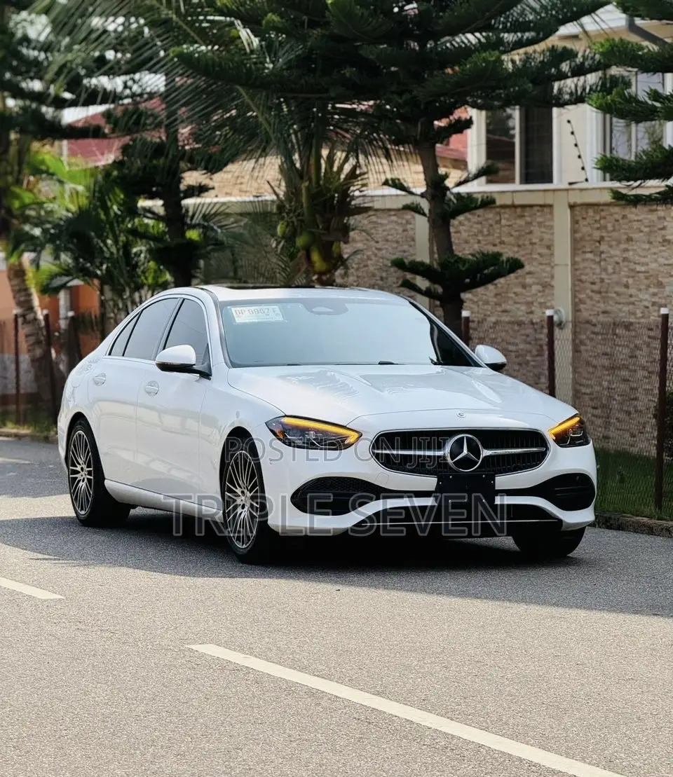 New Mercedes-Benz C300 2025 White