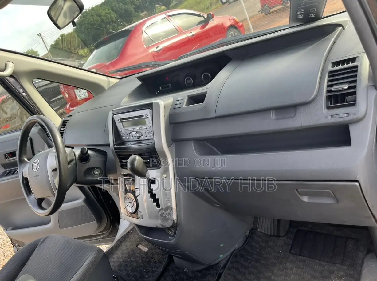 Toyota Voxy 2012 Black