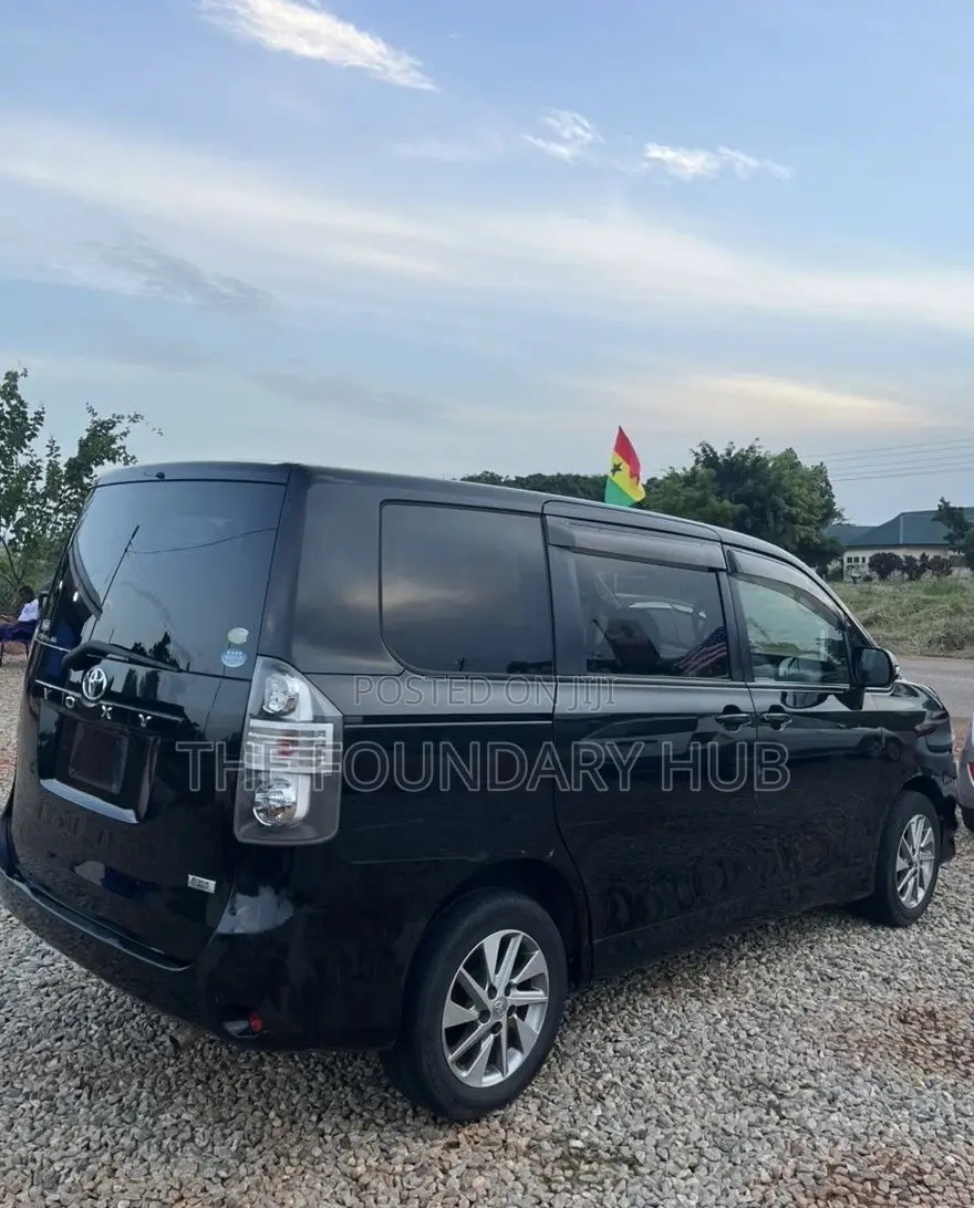 Toyota Voxy 2012 Black