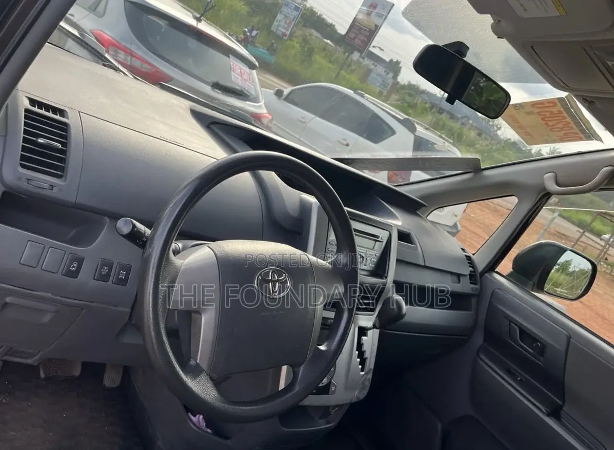 Toyota Voxy 2012 Black
