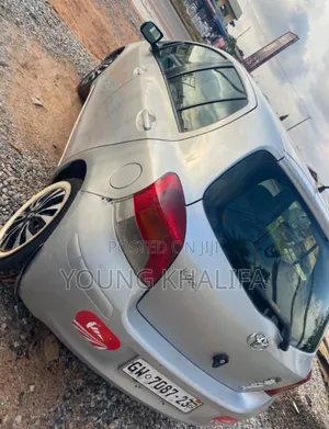 Toyota Vitz 2010 Silver