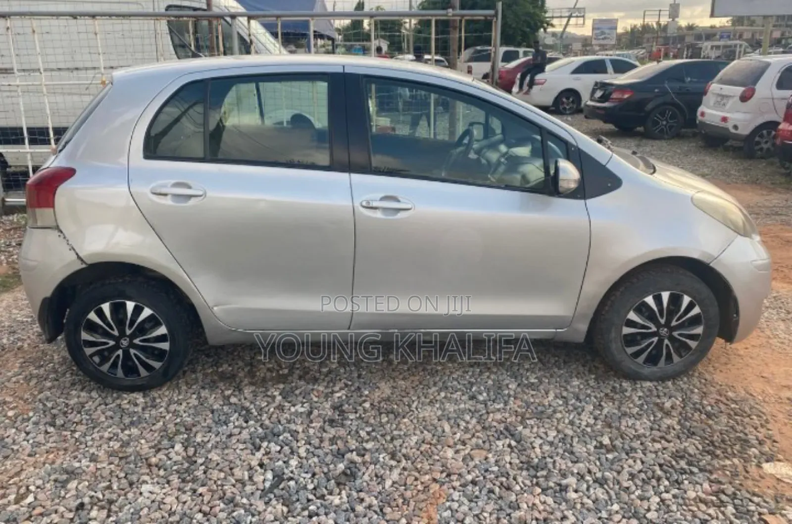 Toyota Vitz 2010 Silver