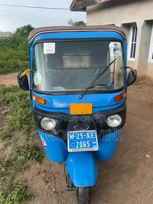 Bajaj RE 2025 Blue