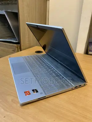 Laptop HP Pavilion 15 8GB AMD Ryzen 3 SSHD (Hybrid) 256GB