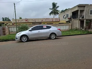 Nissan Versa 2015 Gray