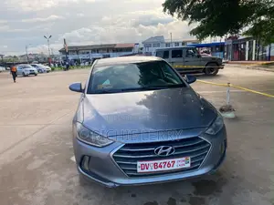 Hyundai Elantra Limited Sedan FWD (2.0L 4cyl 6A) 2017 Gray