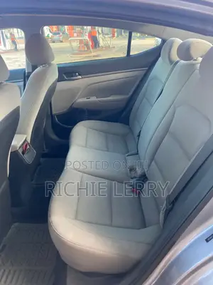 Hyundai Elantra Limited Sedan FWD (2.0L 4cyl 6A) 2017 Gray
