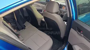 Hyundai Elantra 2018 Blue