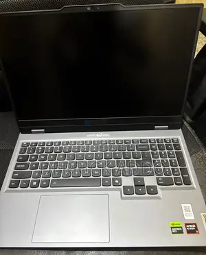 New Laptop Lenovo LOQ 15AHP10 16GB AMD Ryzen 7 SSD 1T