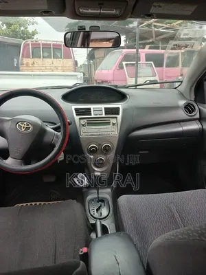 Toyota Yaris 2010 Green