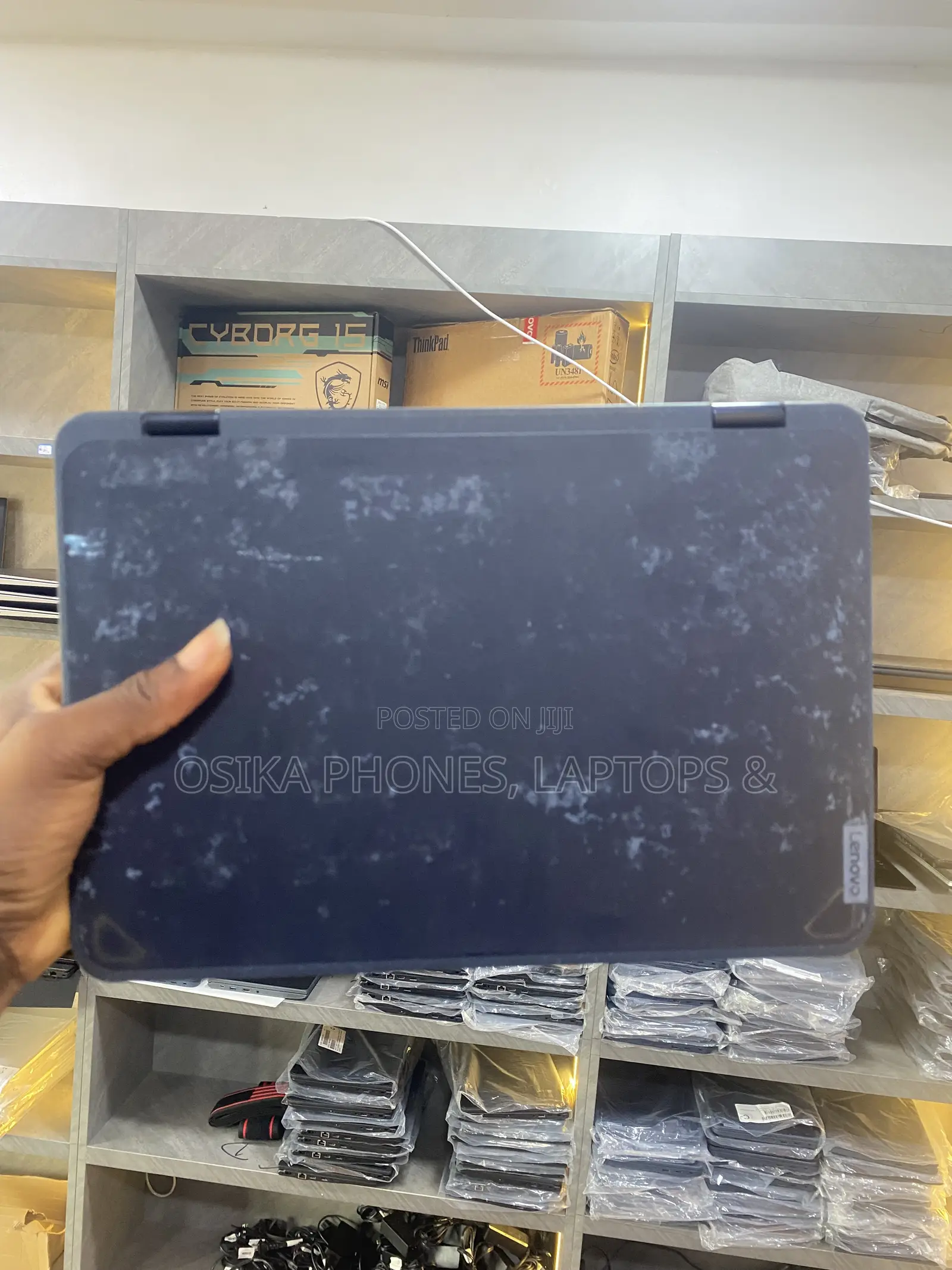 Laptop Lenovo 300e 4GB Intel Core i3 SSD 128GB