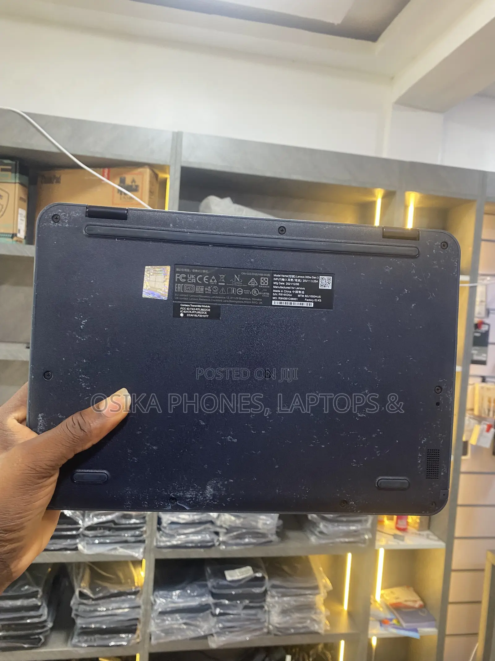 Laptop Lenovo 300e 4GB Intel Core i3 SSD 128GB
