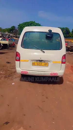 Hyundai H-100 2004 White