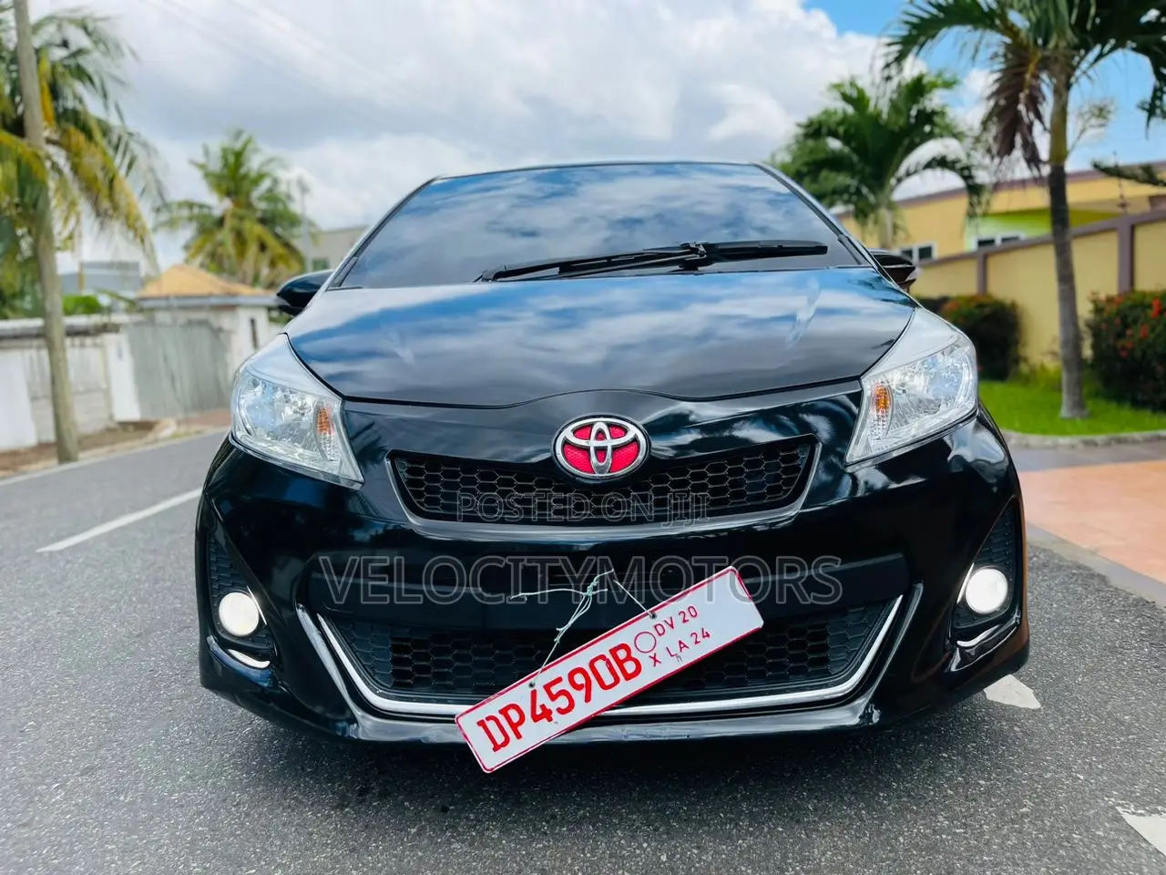 Toyota Vitz 1.3 AWD 5dr 2016 Black