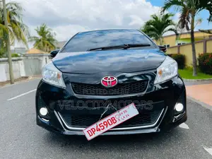 Toyota Vitz 1.3 AWD 5dr 2016 Black