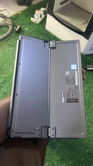 Laptop Lenovo IdeaPad 130 128GB Intel Core i5 SSHD (Hybrid) 256GB