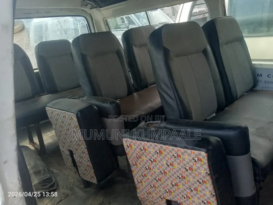 Hyundai H-100 2004 White