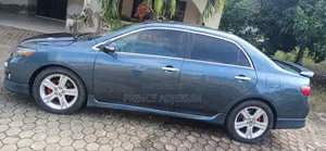 Toyota Corolla 2010 Gray