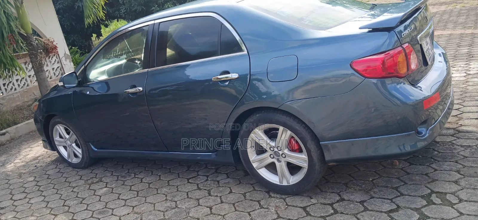 Toyota Corolla 2010 Gray