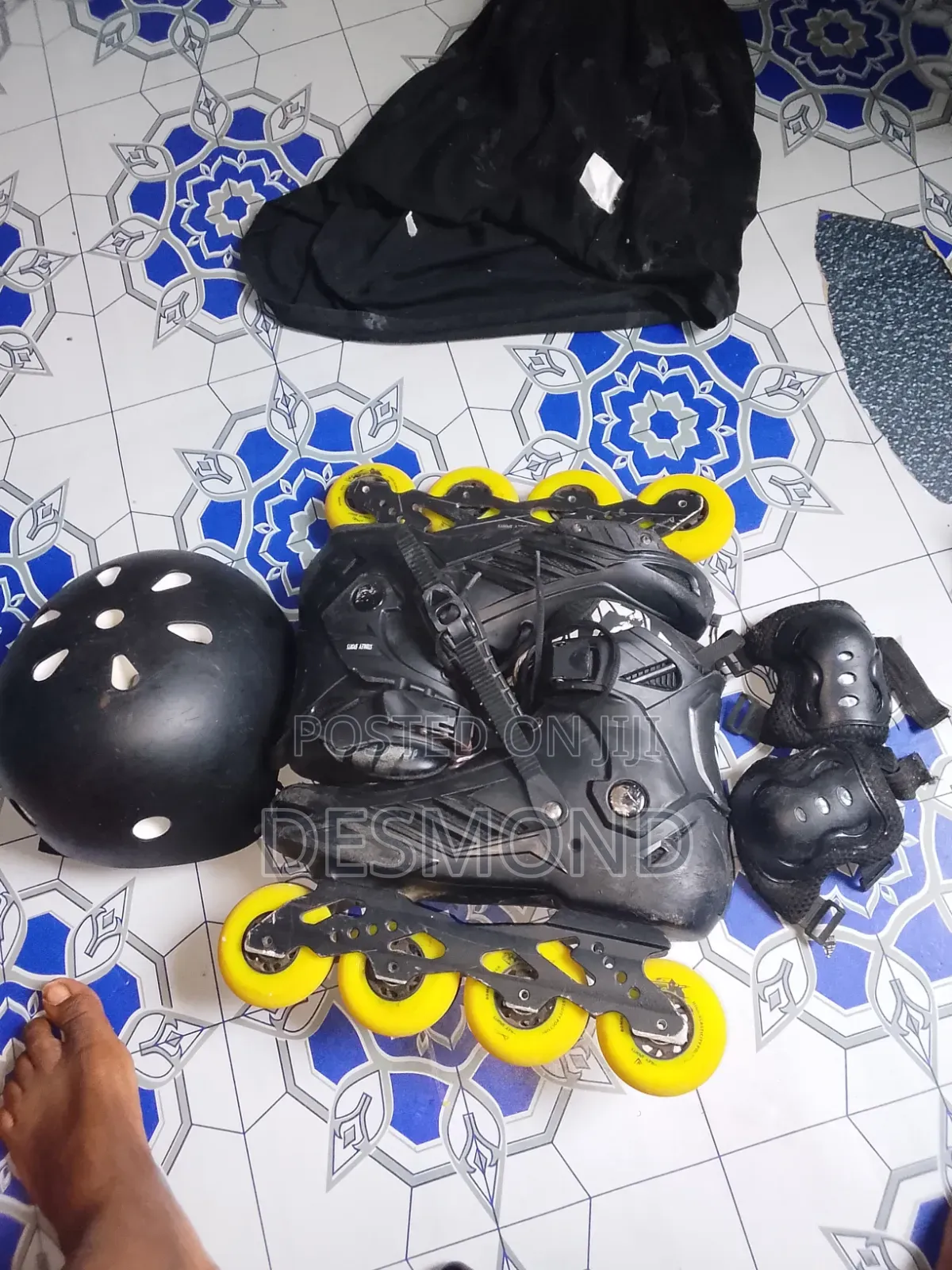 Inline Skates/Skate Shoe/Rollerblades With Free Helmets and Elbow Pads
