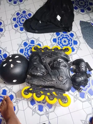 Inline Skates/Skate Shoe/Rollerblades With Free Helmets and Elbow Pads