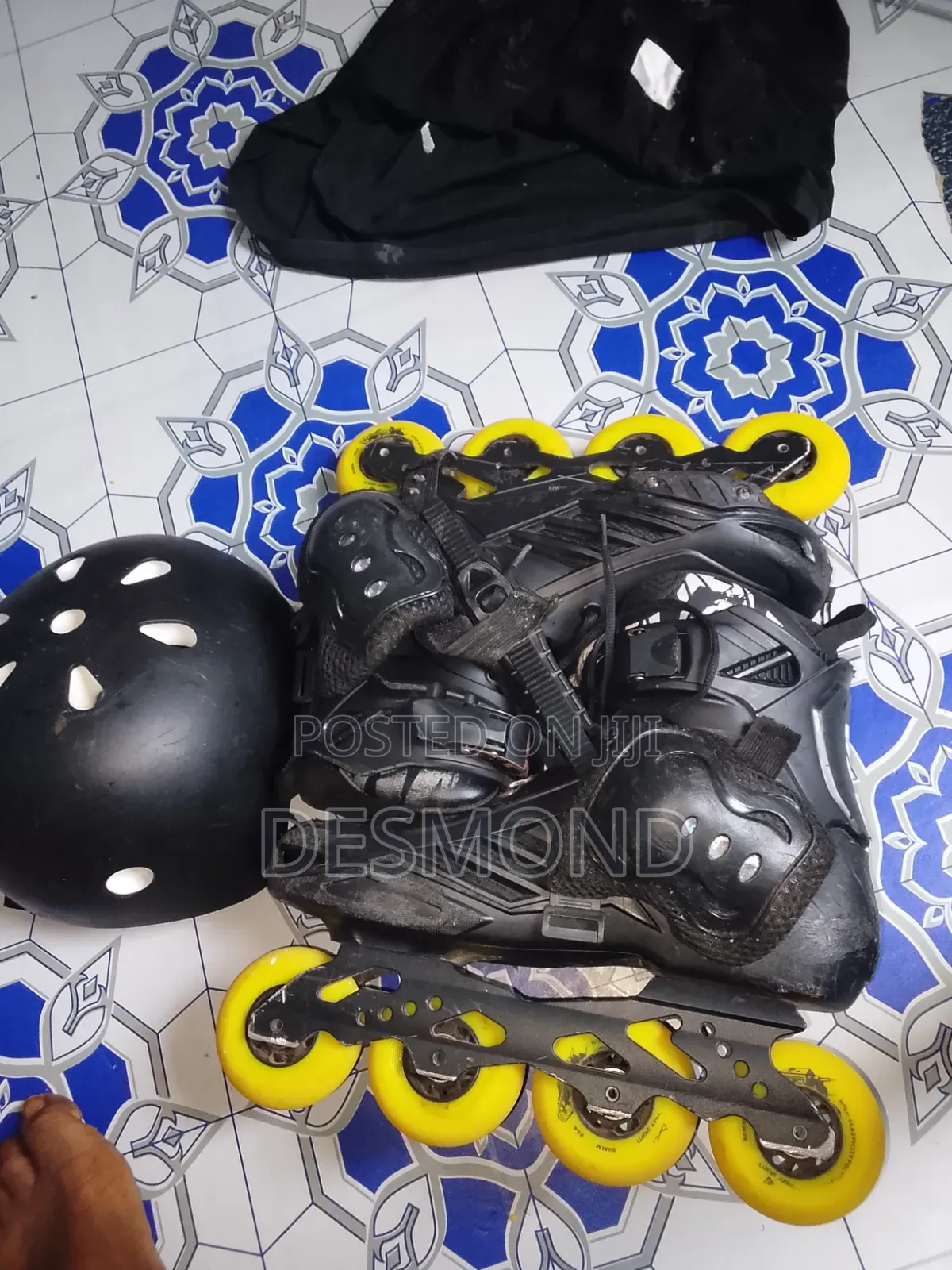 Inline Skates/Skate Shoe/Rollerblades With Free Helmets and Elbow Pads