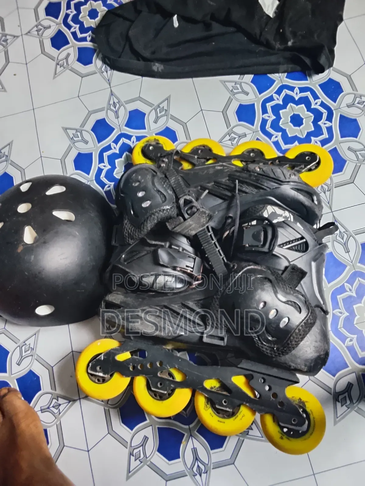 Inline Skates/Skate Shoe/Rollerblades With Free Helmets and Elbow Pads