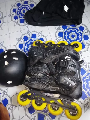 Inline Skates/Skate Shoe/Rollerblades With Free Helmets and Elbow Pads