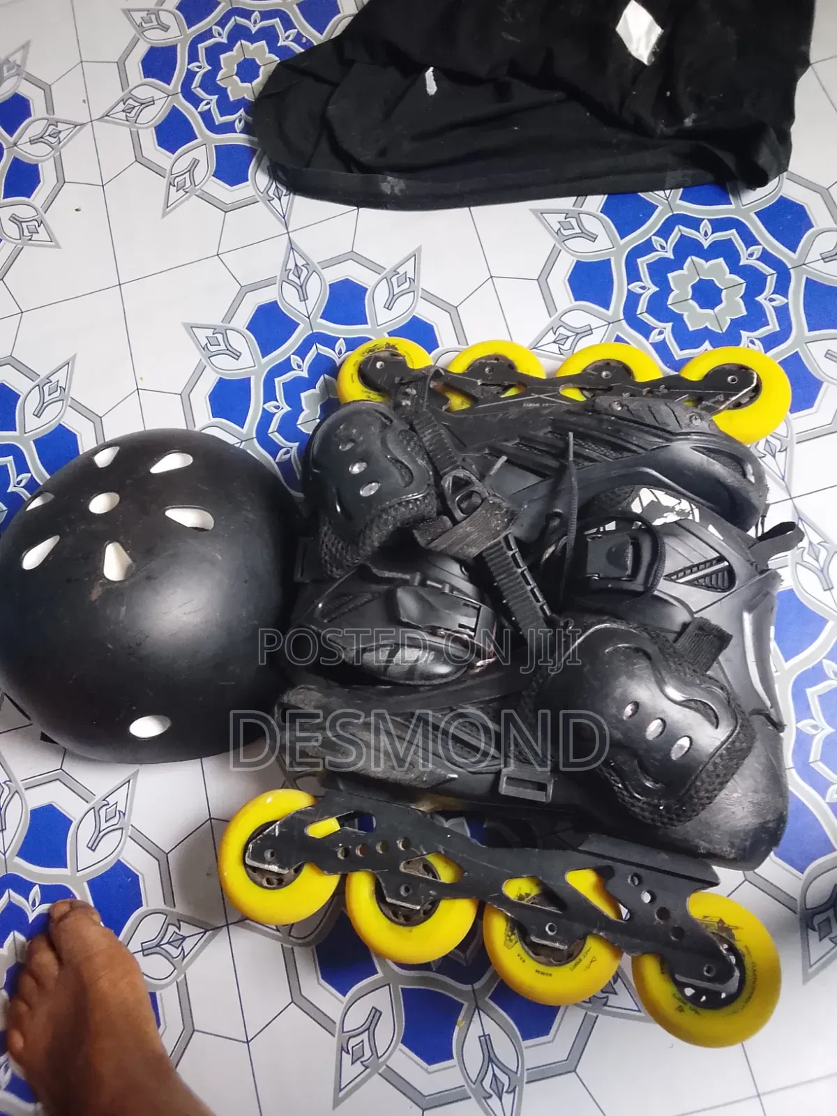 Inline Skates/Skate Shoe/Rollerblades With Free Helmets and Elbow Pads