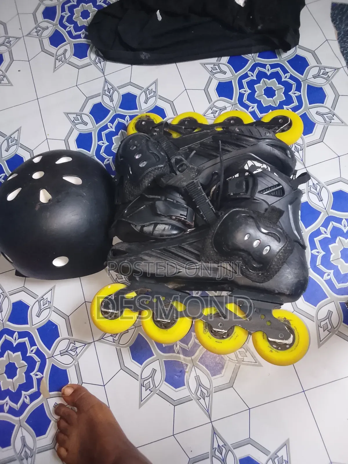 Inline Skates/Skate Shoe/Rollerblades With Free Helmets and Elbow Pads