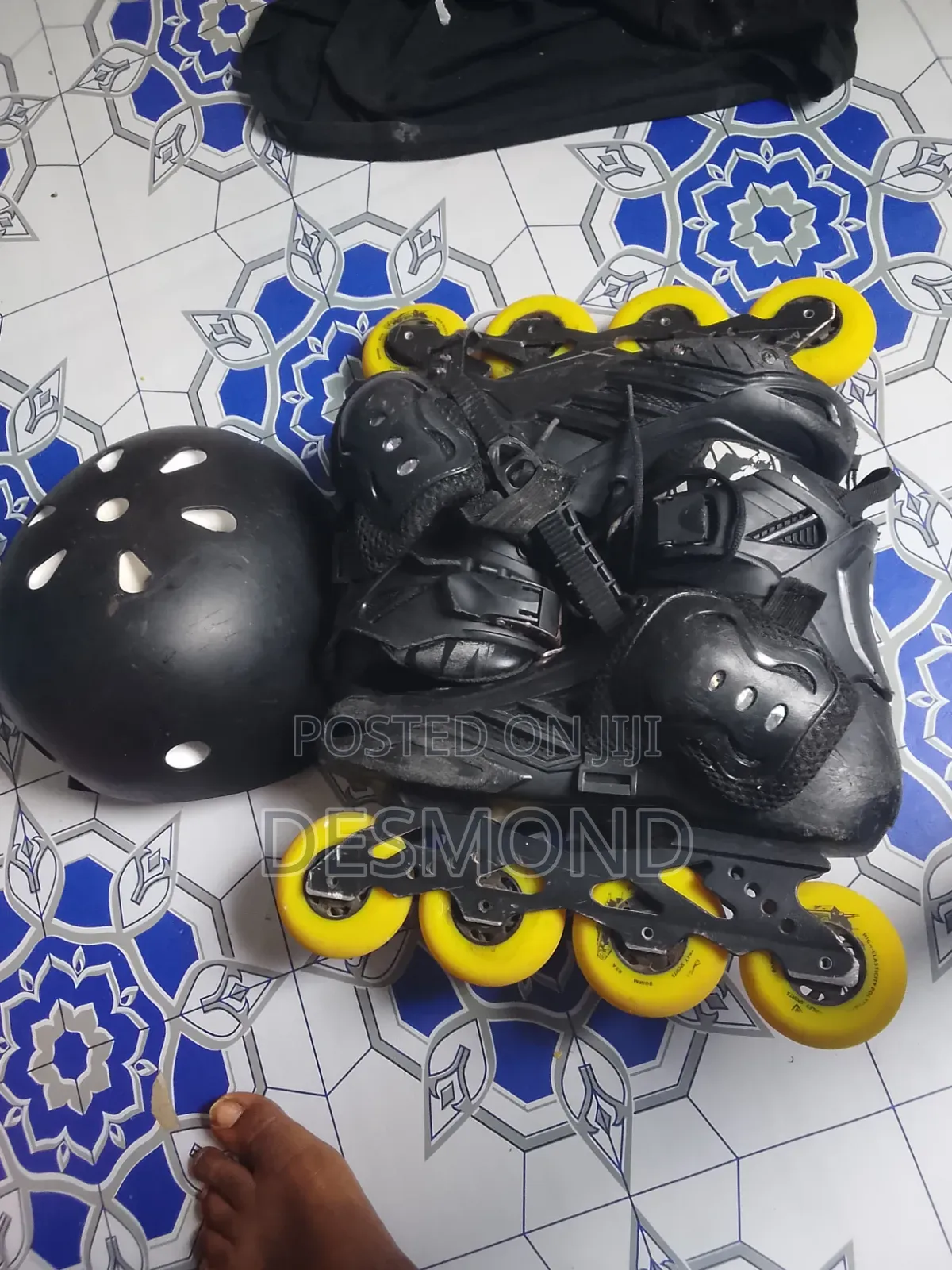 Inline Skates/Skate Shoe/Rollerblades With Free Helmets and Elbow Pads