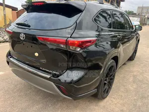 Toyota Highlander Platinum 2022 Black