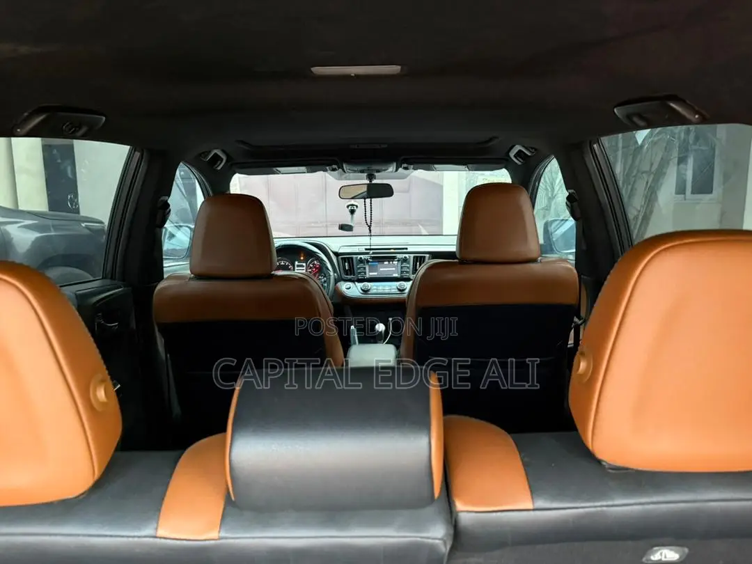 Toyota RAV4 LE AWD (2.5L 4cyl 6A) 2016 Gray