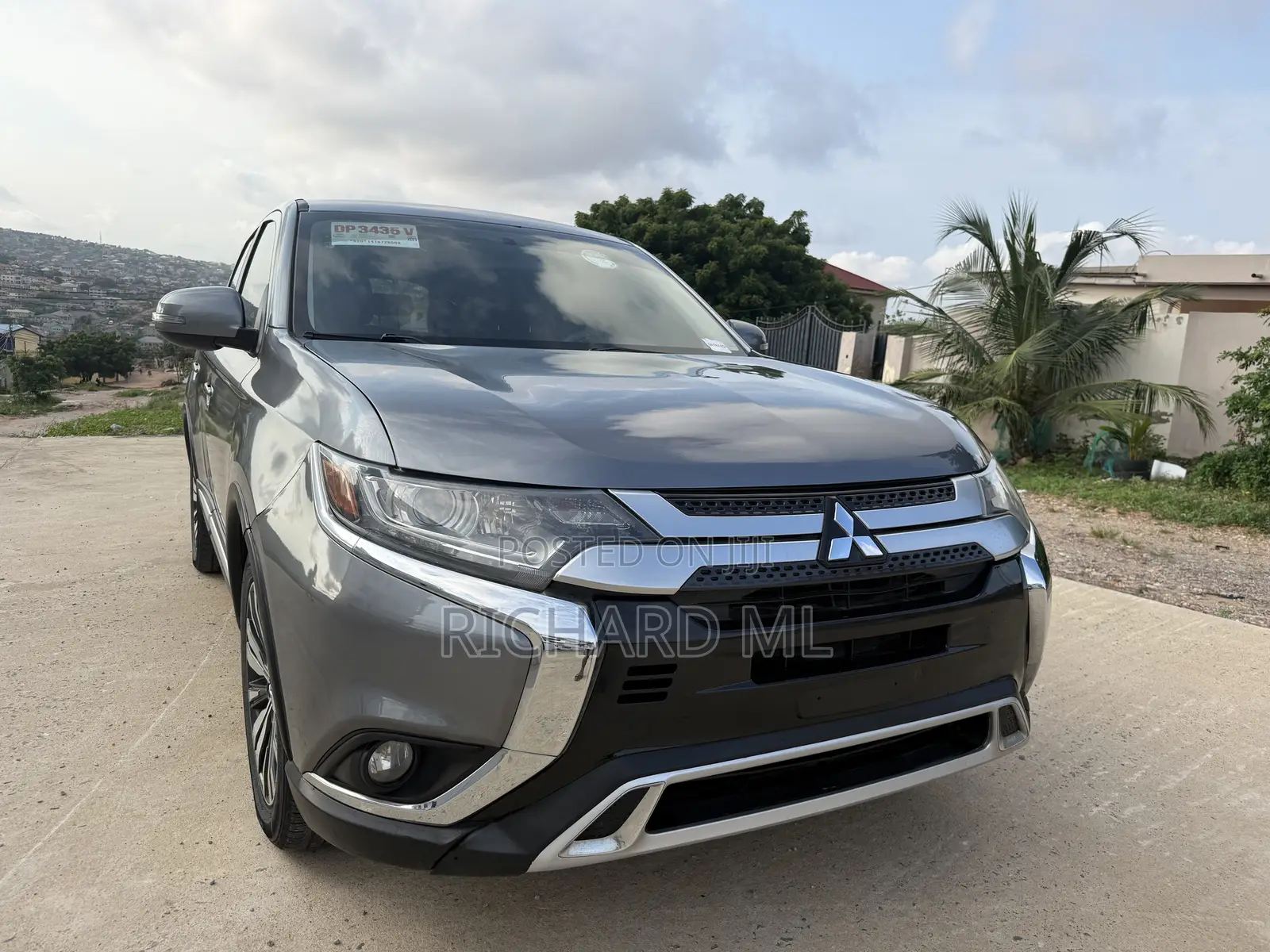 Mitsubishi Outlander SE FWD 2019 Gray