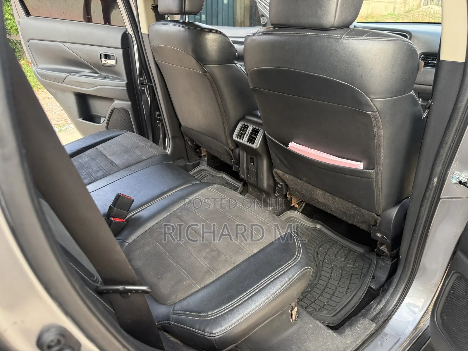 Mitsubishi Outlander SE FWD 2019 Gray