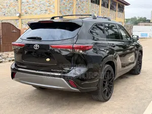 Toyota Highlander Platinum 2022 Black