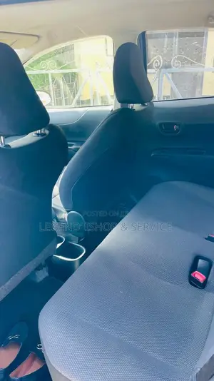 Toyota Vitz 2013 Blue