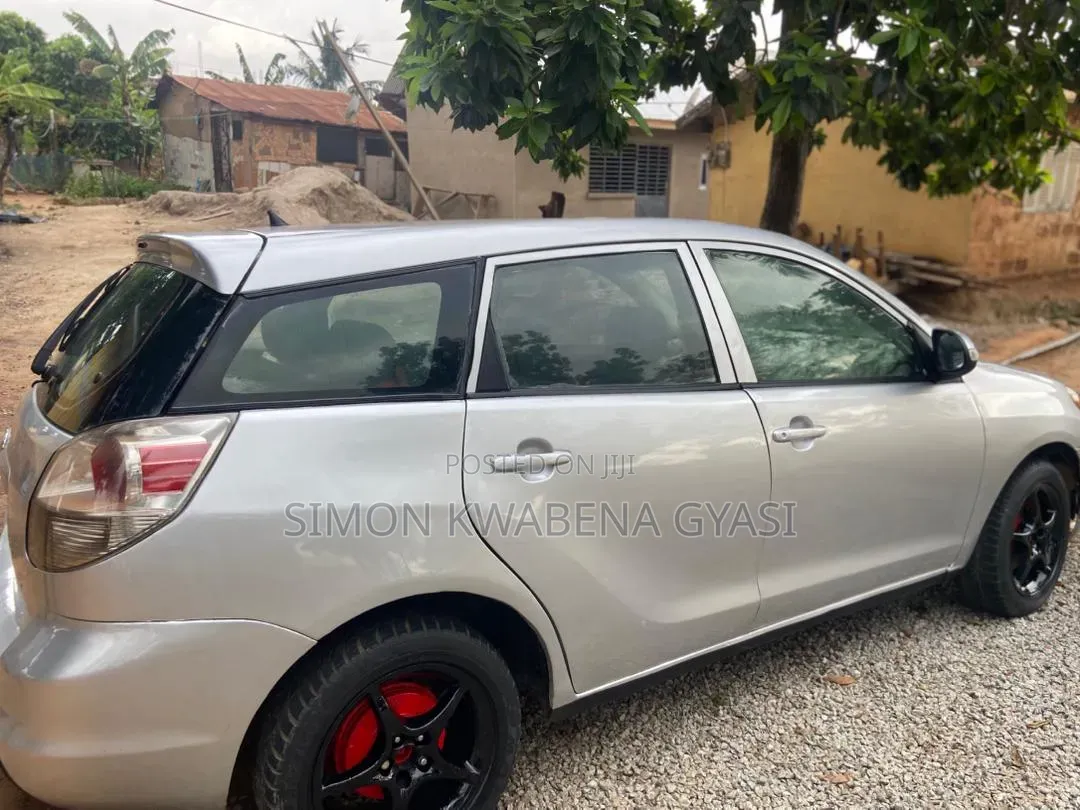 Toyota Matrix 2011 Silver