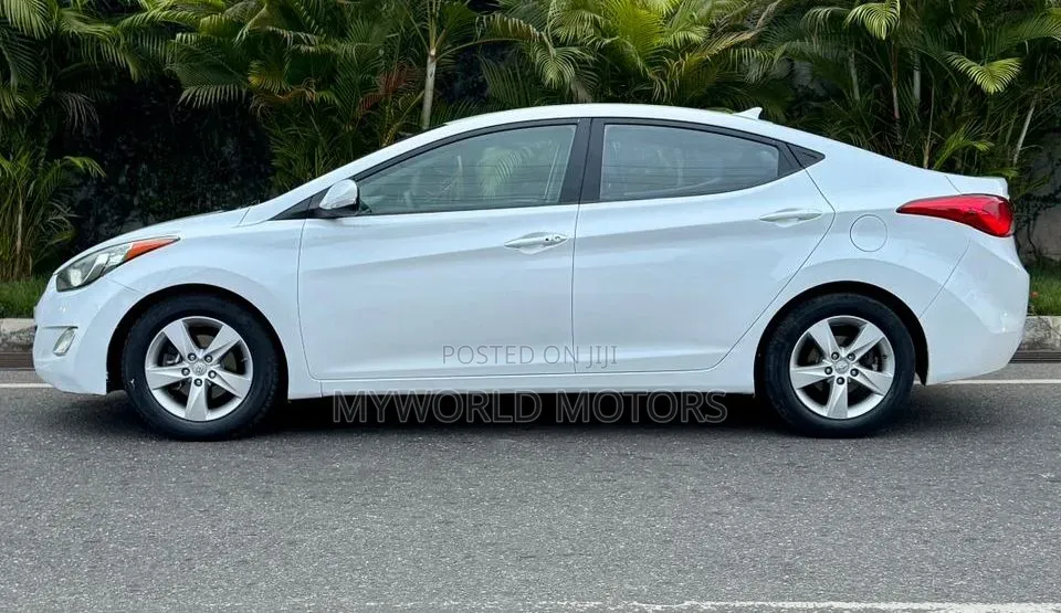 Hyundai Elantra 2013 White