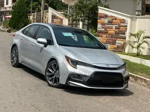 Toyota Corolla SE 2021 Silver
