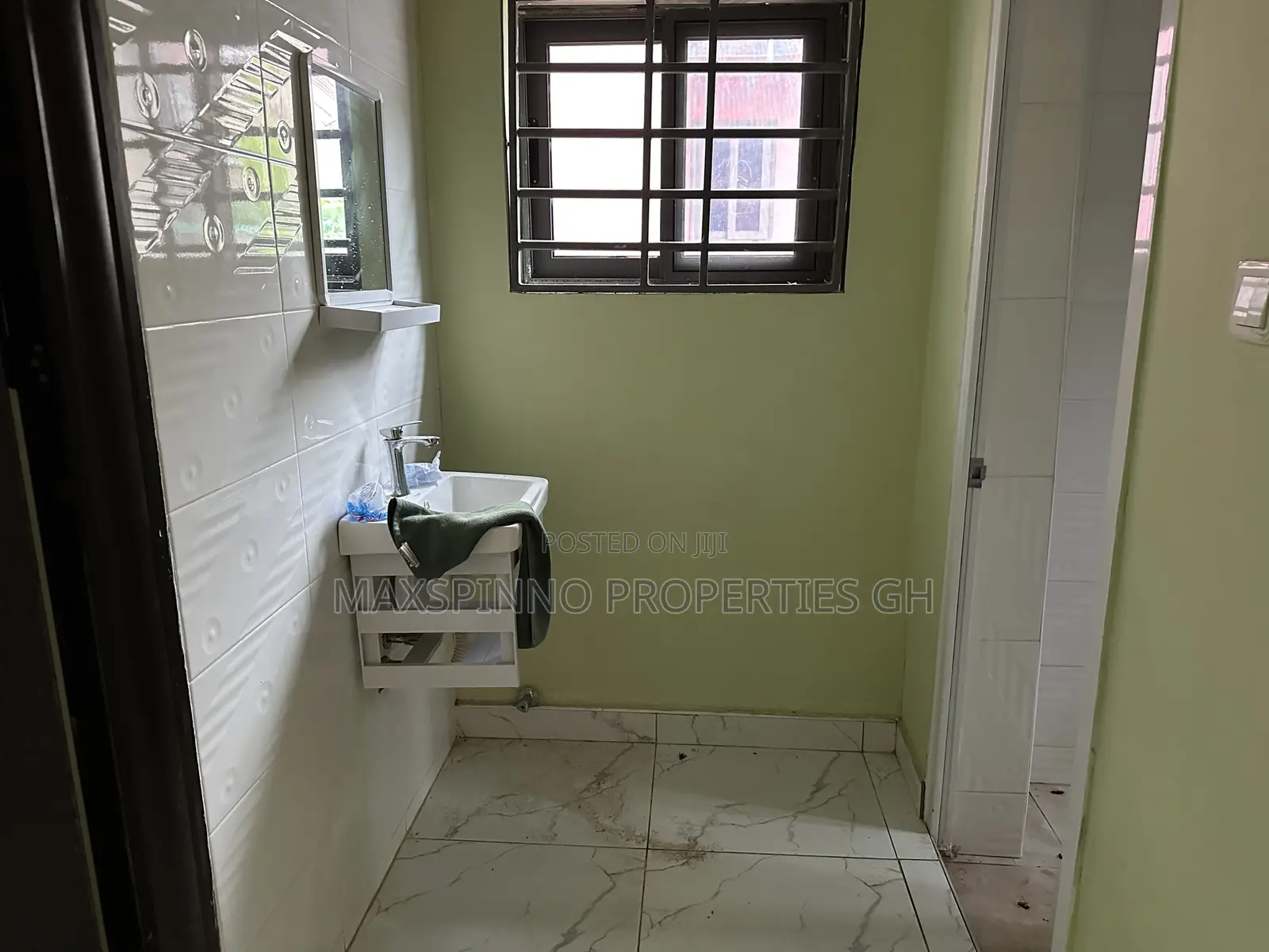 3bdrm Townhouse / Terrace in Maxspinno Properties, Ghana Flag for rent